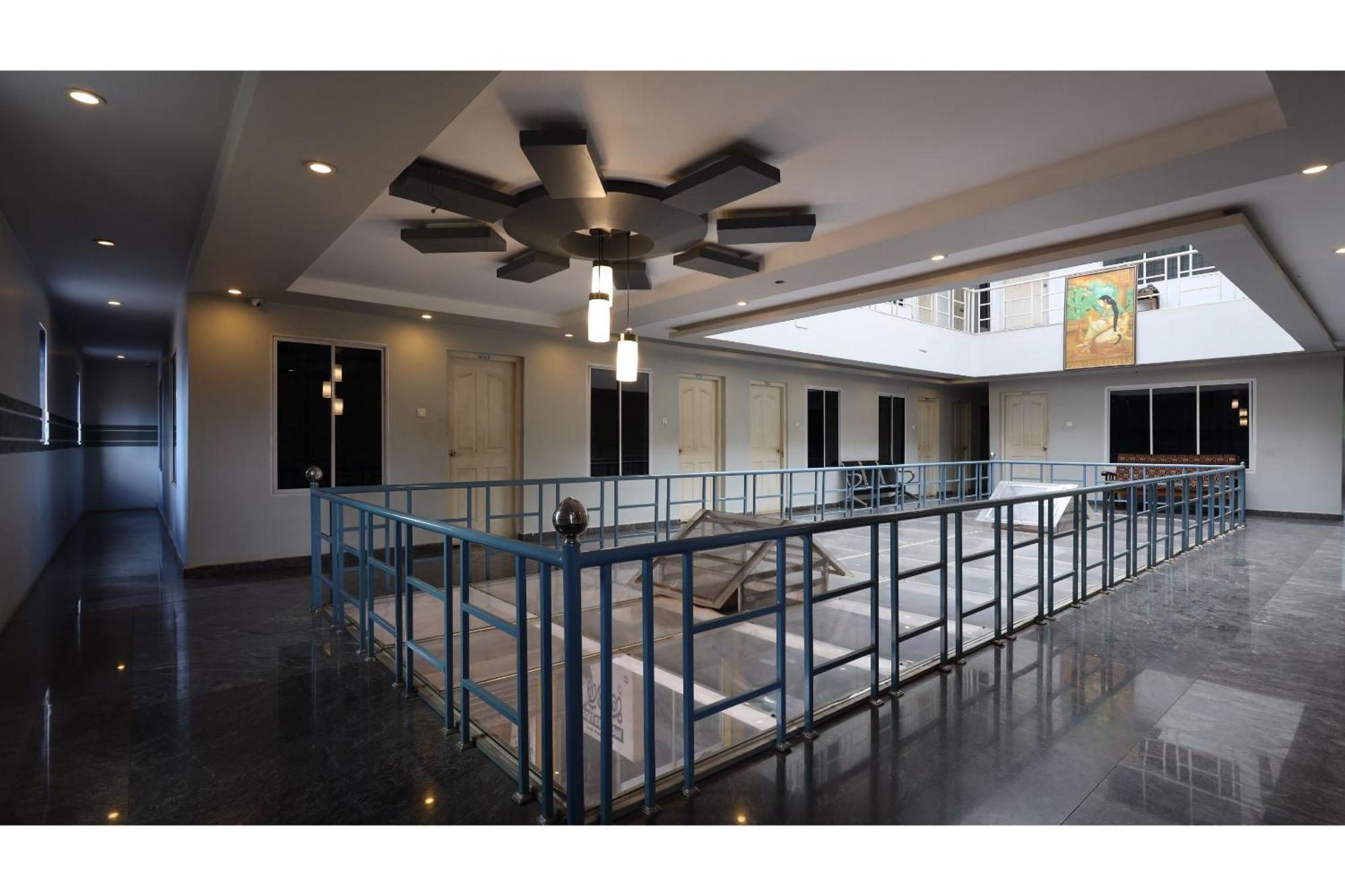 Hotel Collection O Ar Square à Thrissur Extérieur photo